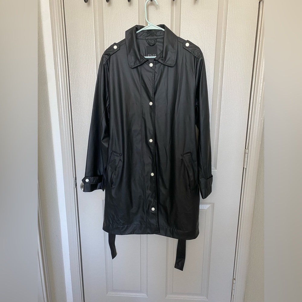 Black waterproof trench coat. Size L. Etage.